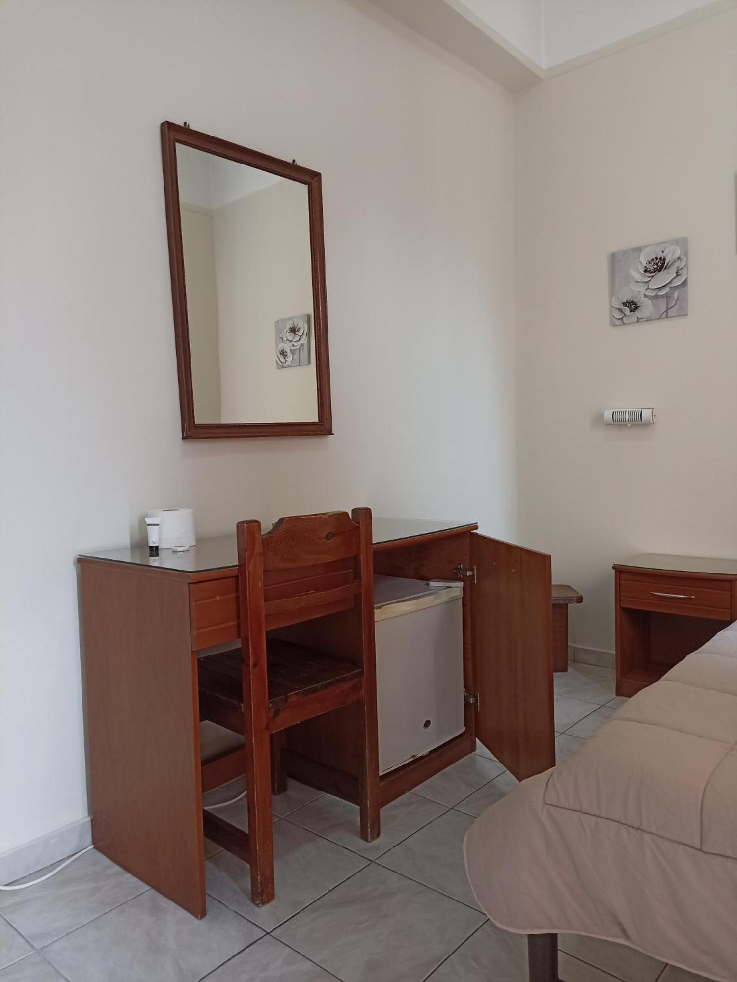 Elite Hotel Athena Bagian luar foto
